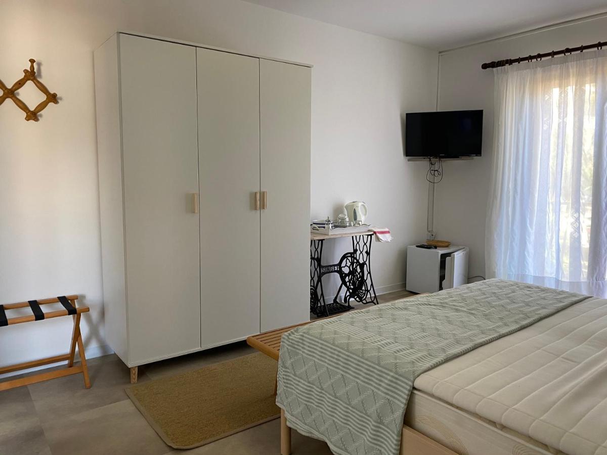 Sobe Number 9 Bed & Breakfast Ровин Екстериор снимка